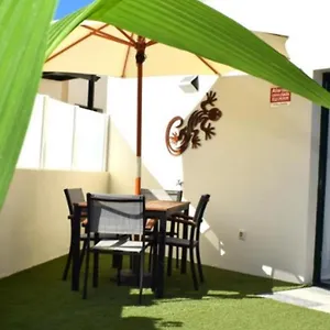 bungalow-la-palmera-playa-roca-residence-sea-front-2.in-canary-islands.com/